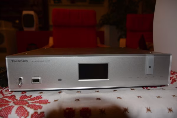 ST-C700 front
