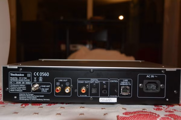 st-c700 back