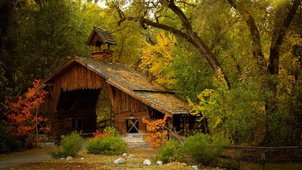 nature_mountain_forest_landscape_fog_house_tree_ultrahd_4k_wallpaper_3840x2160