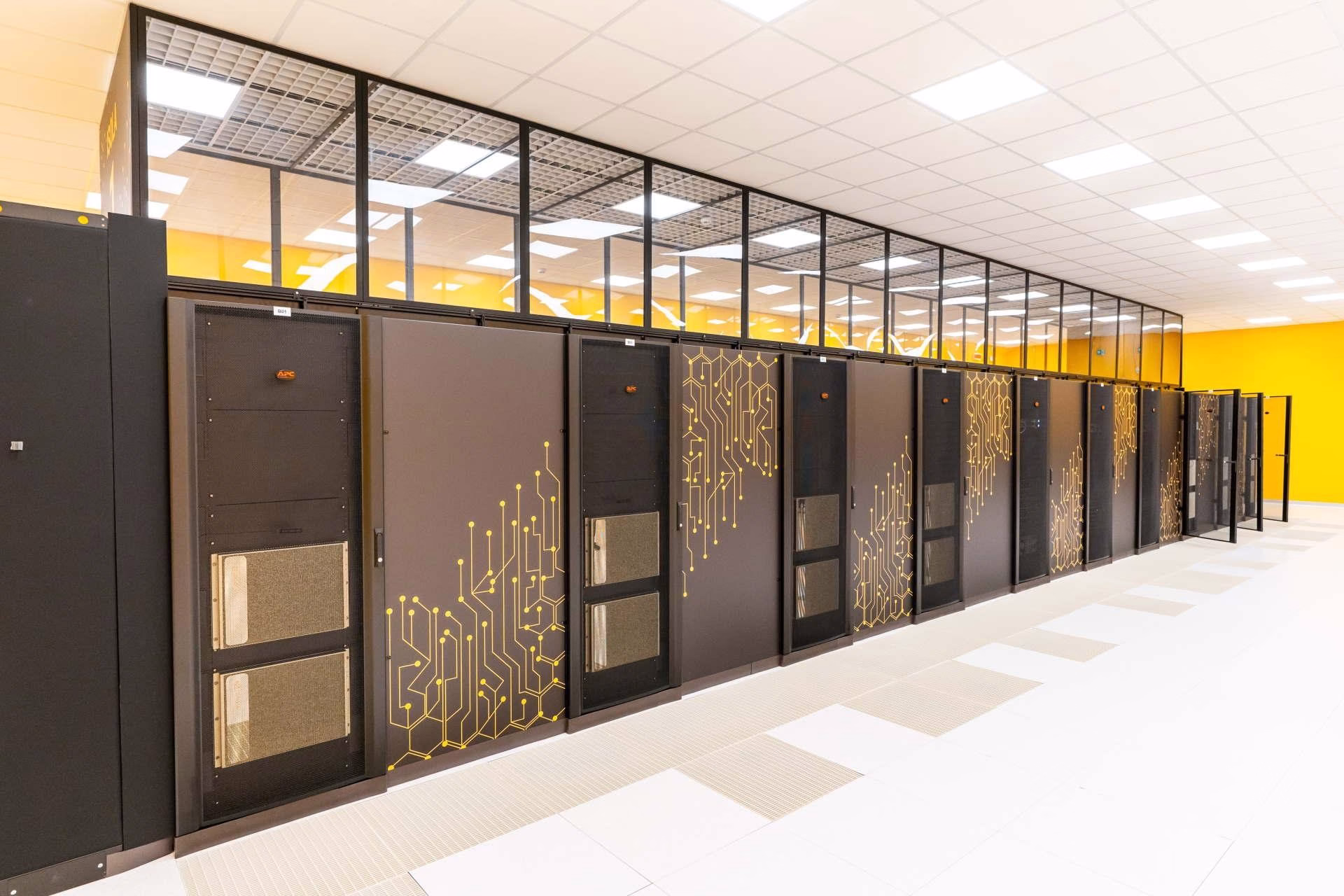 Fastweb e Vodafone potenziano il supercomputer AI con GPU NVIDIA B300 e